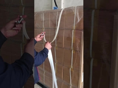 Strumento manuale per il rilegamento del cavo di poliestere in plastica